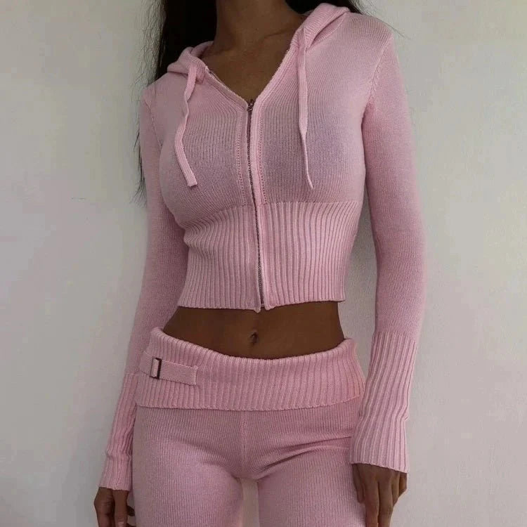 مجموعة من الملابس الرياضية